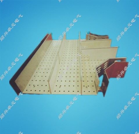 地面橋架（槽盒）-水平右三通